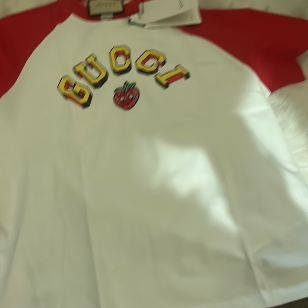 Gucci strawberry t shirt woman
